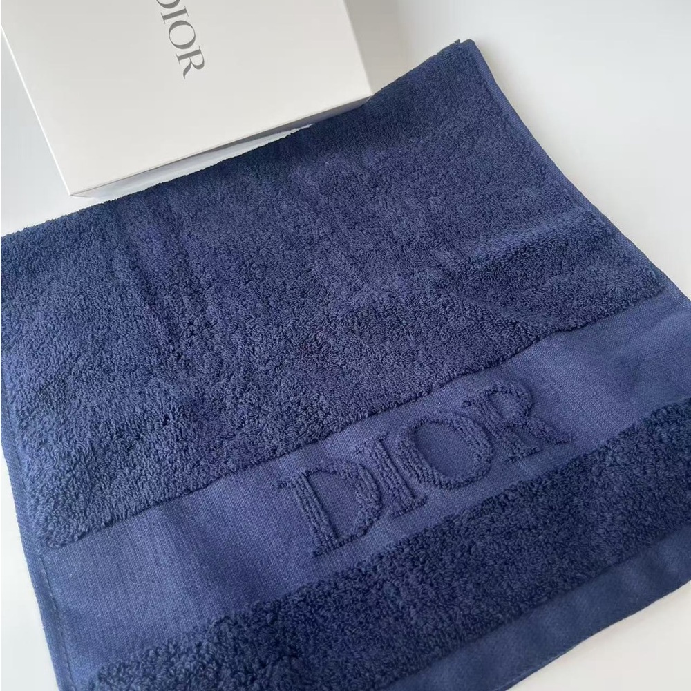 Dior Beauty Dark Blue Face Tower